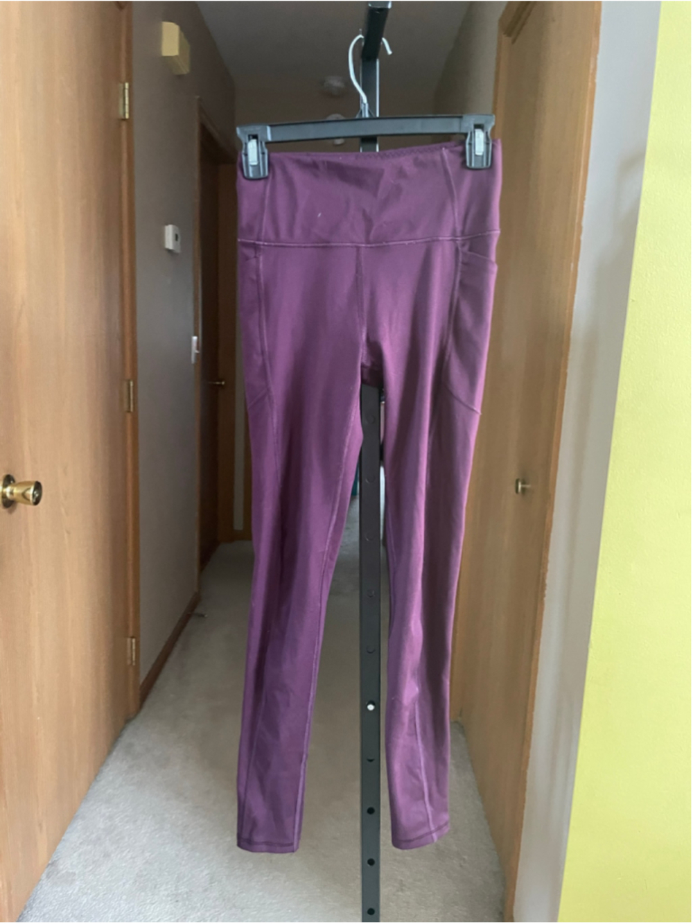 Women's Victoria's Secret Leggings Size 4 Purple